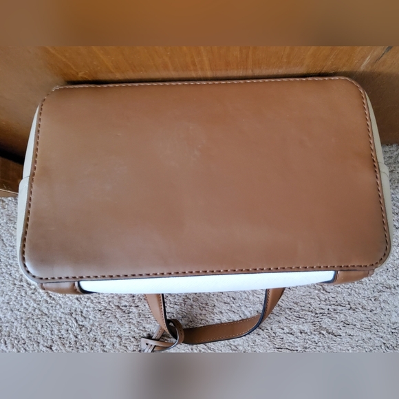 Michael Kors Pratt Small Tote Bag (Camel MLT) - Picture 10 of 16